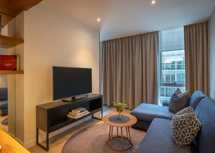 Clayton WallHotel Londra